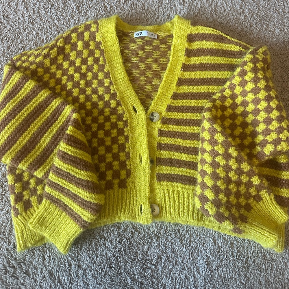 SOLD OUT Zara Yellow and Brown Knit Sweater